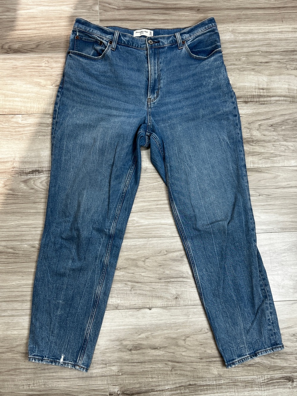 Abercrombie & Fitch The Mom High Rise Jean Blue Size 32/14L